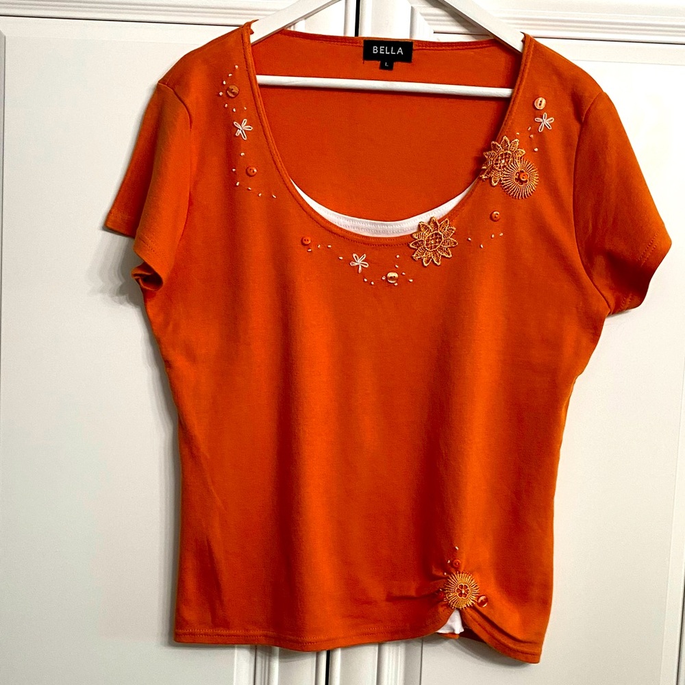 Bella Women's Sz Large Orange Short Sleeve Scoop Neck Embroidered Top Shirt